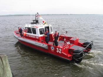 File:Fire Boat Gordon B Smith.jpg - Wikimedia Commons
