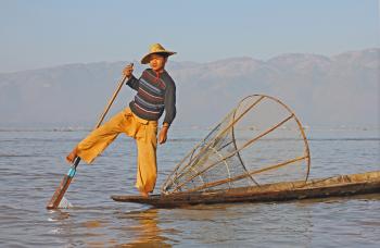 Leg-Rowing Fishermen – The Icons of Inle Lake, Myanmar - The Culture Map