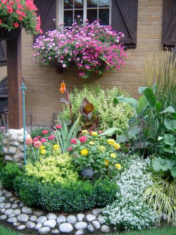 27 Gorgeous and Creative Flower Bed Ideas to Try | Rock flower beds ...