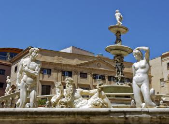 Fontana Pretoria in Palermo