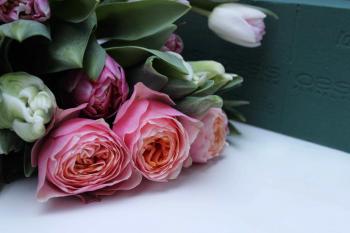 A fresh flower arrangement // DIY - The Smell of Roses The Smell of ...