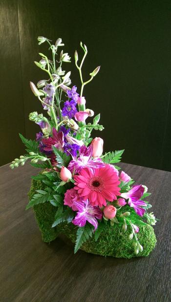 Moss shoe with fresh flowers from Bloomin Wild. | Fresh Flower ...