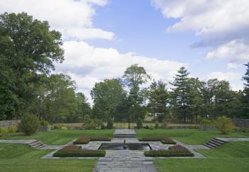 File:Bartow-Pell Garden View.jpg - Wikimedia Commons