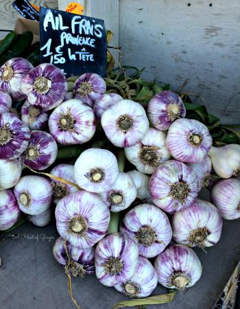 Avignon Produce Stand Garlic – A Hint of Ginger