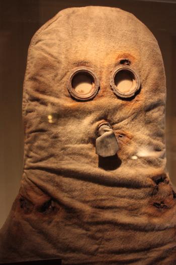 Gas mask - Wikipedia