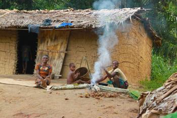 What hunter-gatherers can tell us about human social networks