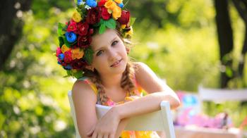 Cute Girl Ice Skates Wallpapers in jpg format for free download