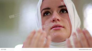 Muslim Girl Praying Stock video footage | 2571003