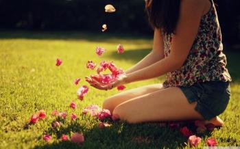 Girl Playing With Flowers ❤ 4K HD Desktop Wallpaper for 4K Ultra HD ...