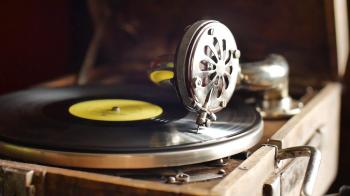 Loop-able Vintage Video of Old Gramophone, playing a record, close ...