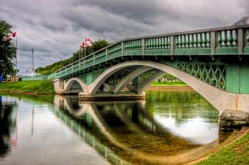 File:Green bridge at Centre Island.jpg - Wikimedia Commons