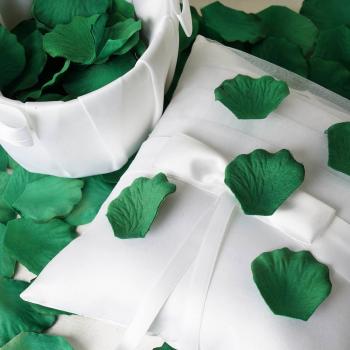 500 Silk Rose Petals - Hunter Green | eFavorMart