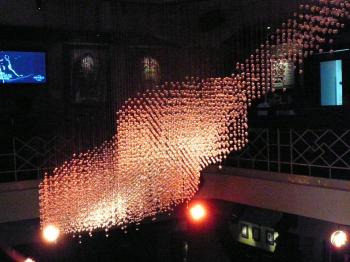 File:Guitar Chandelier Hard Rock Cafe Prague.jpg - Wikimedia Commons