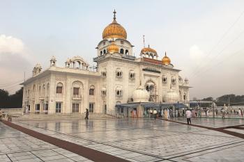 Get best Offers in Connaught Place and Shopping Offer in CP