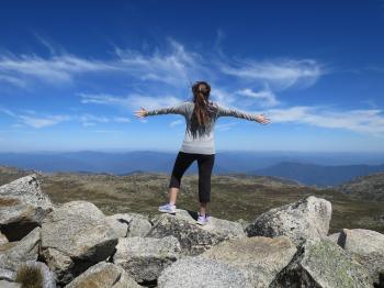 Hiking to the HIGHEST Point in AUSTRALIA| Yvette Barnett - YouTube