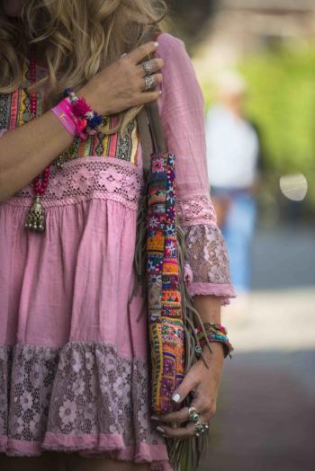 The perfect hippie chic style for a hot summer day in the city ...