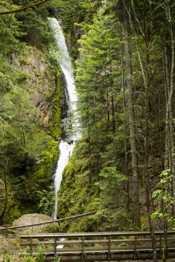 Hole-in-the-wall Waterfall, Oregon