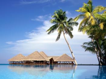 Why is Maldives a famous holiday destination?
