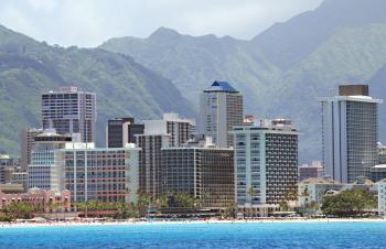 Honolulu skyline along the Waikiki coast : Layover Guide