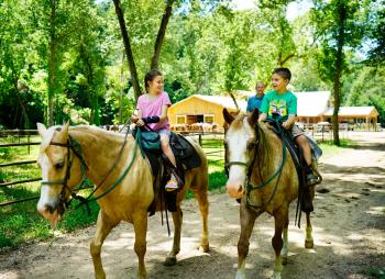 Horseback Riding - Dogwood Canyon