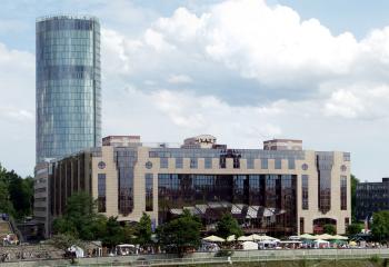 File:Hyatt Regency Cologne (2007) 2.jpg - Wikimedia Commons