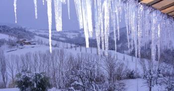 Icicles And Trick Of The Eye | Painting Holidays Italy