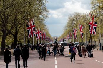 How to Travel and Work in England: 8 Steps (with Pictures)