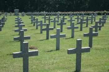 File:Hartmannswillerkopf - Crosses at the cemetery.JPG - Wikimedia ...
