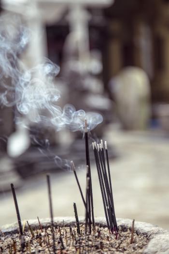 incense sticks bourning