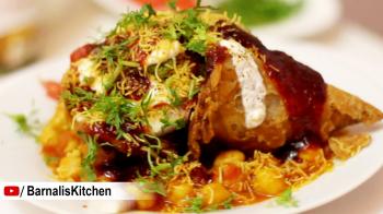 Samosa chaat -Indian street foods - Indian Chat ideas - Chole Samosa ...