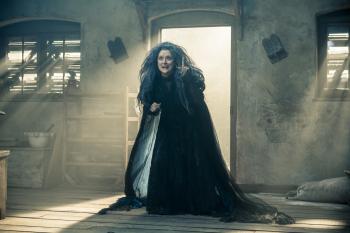New Into the Woods Images Featuring Meryl Streep and Johnny Depp ...