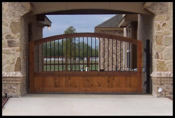 Download Iron And Wood Fence | Garden Design