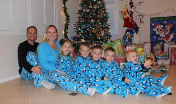 24 Hours With 5 Kids On Christmas Day - YouTube