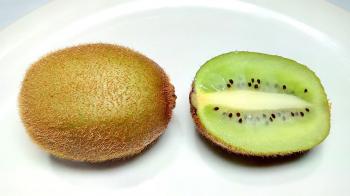 Top 10 Uses of Kiwi for Skin and Hair Care - YouTube