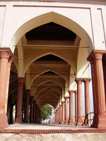Lahore shahi fort columns