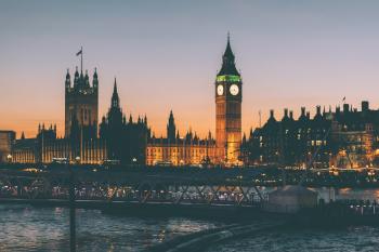 Big Ben tower lighted up at night image - Free stock photo - Public ...