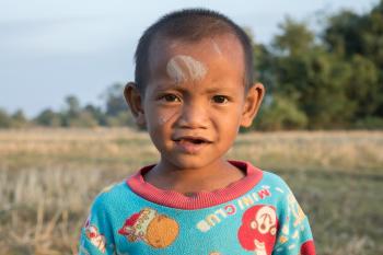 File:Little boy of Don Det Mini Club.jpg - Wikimedia Commons