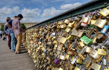 Love lock - Wikipedia