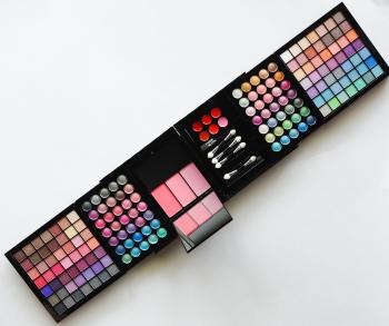 Bookish Lifestyle: Beauty Review: Ivation All-in-One Makeup Kit Gift ...
