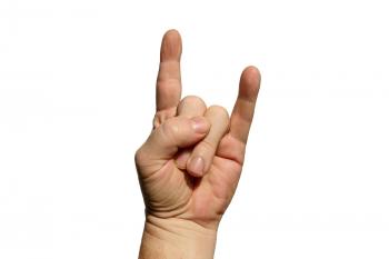 18 gestures that can get you in trouble outside the US
