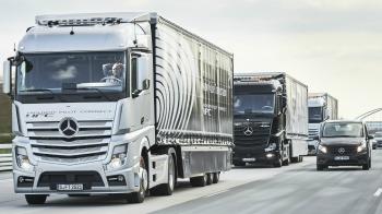 2017 Mercedes-Benz Trucks Highway Pilot Connect - YouTube
