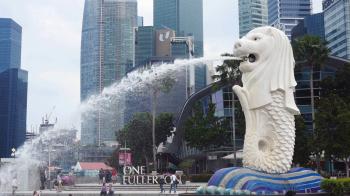 Merlion Statue / Modern Singapore Skyline Stock Video Footage ...