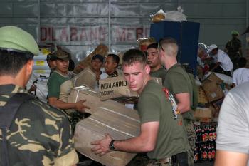 File:US Navy 050104-M-9792P-027 U.S. Marines work with Indonesian ...