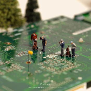 Miniature photos that will make you look completely different at ...