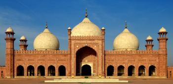 BADSHAHI MOSQUE | Pakistan Today
