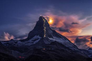 Peaks and Summits: 31 Photos of Majestic Mountain Adventures