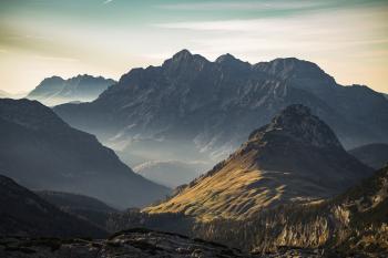 Choosing Keywords is Like Summiting Multiple Peaks Within a Given ...