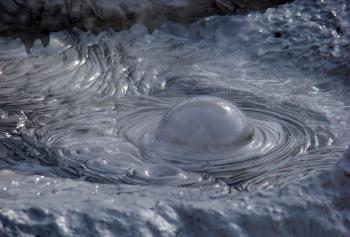File:Mud pot, Akan National Park, Japan.jpg - Wikimedia Commons