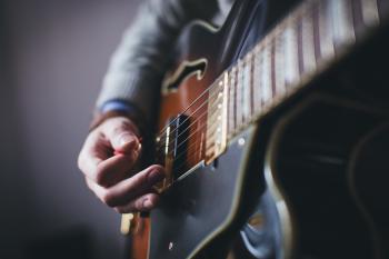 FreeUse - Music musician musical instrument e-guitar high quality photo