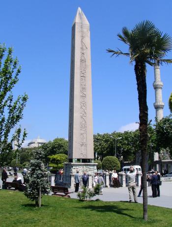 File:Obelisk of Thutmose III in the Hippodrome of Constantinople.jpg ...